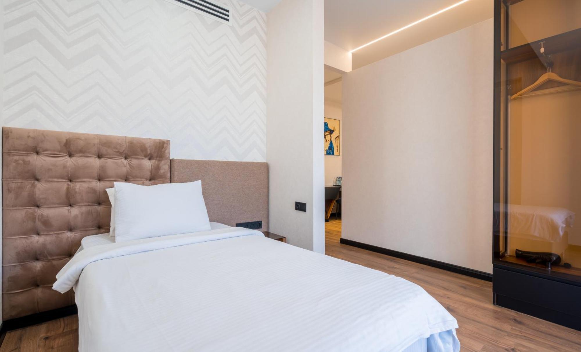 Olympus Hotel By Umbrella Tbilissi Extérieur photo