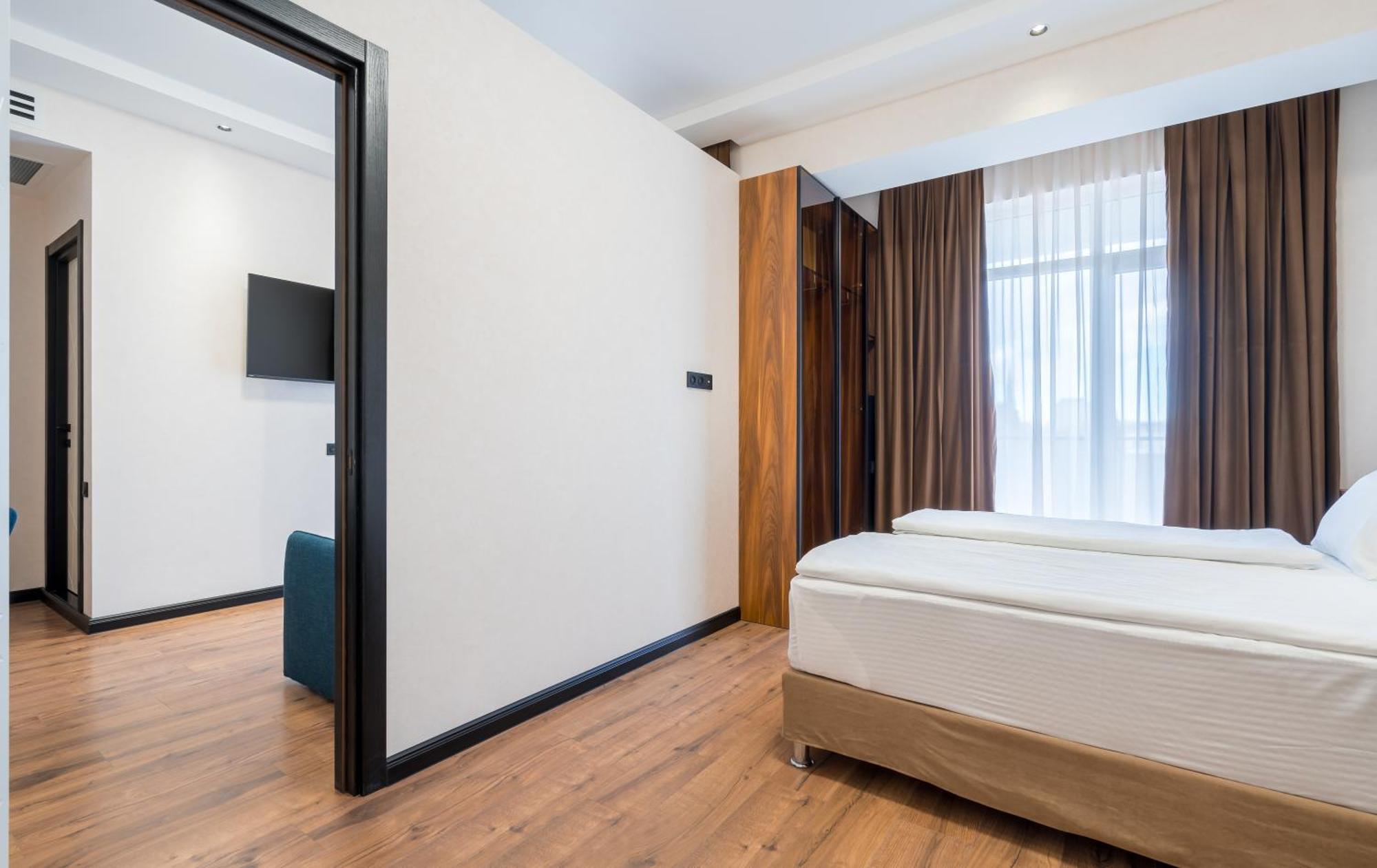 Olympus Hotel By Umbrella Tbilissi Extérieur photo